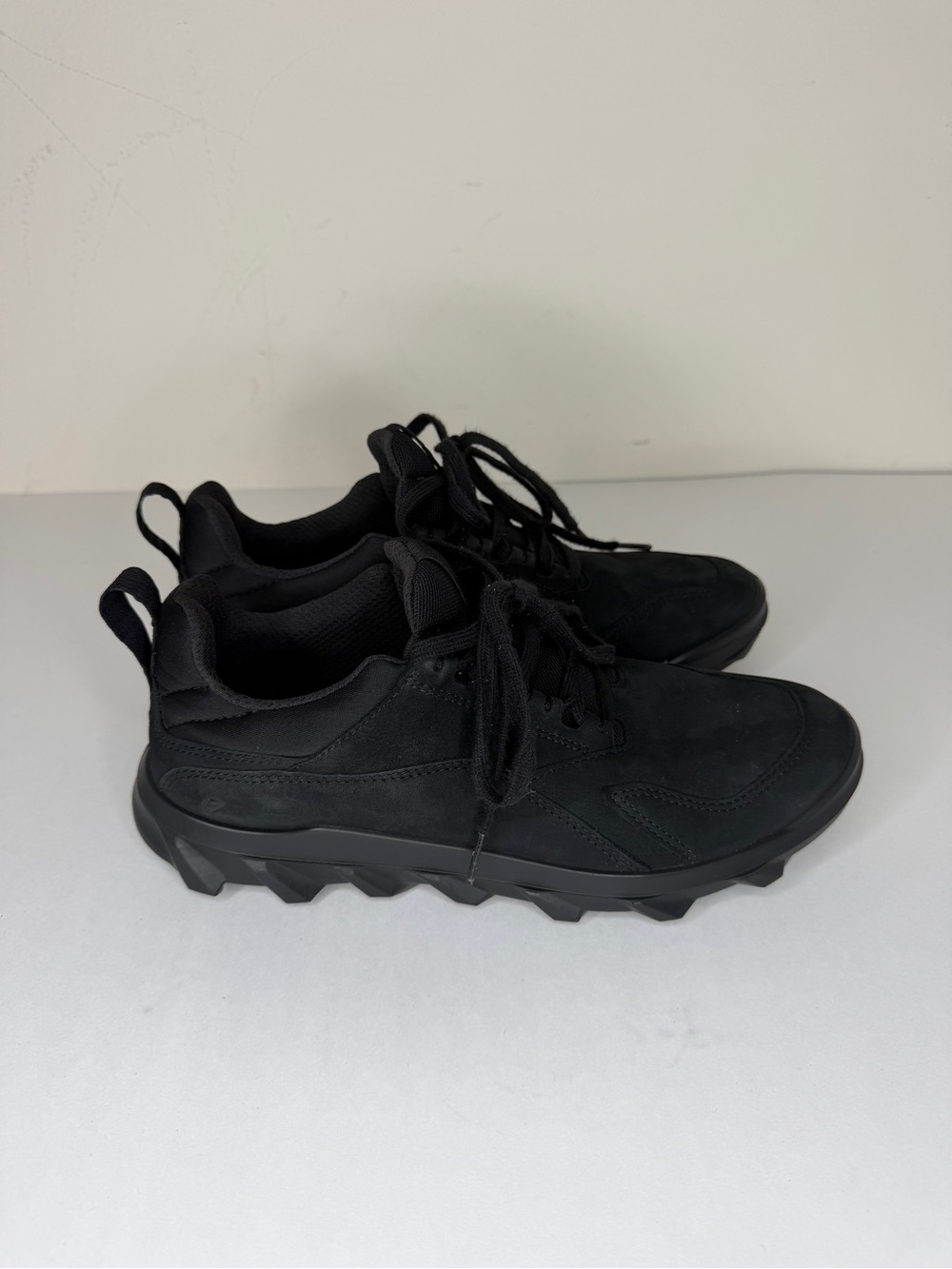 Ecco Shoes Casual Lace Up Sneakers Women’s Size 39 US 8.5 Black Leather Comfort